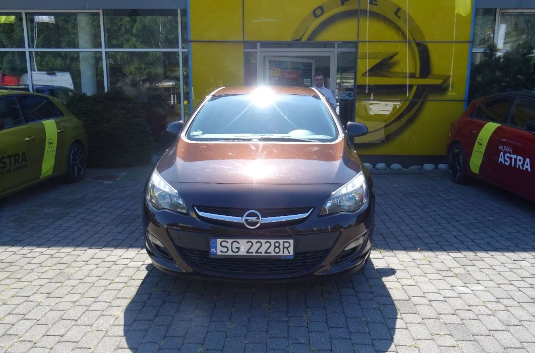 OPEL Astra 1.6 115 KM Active