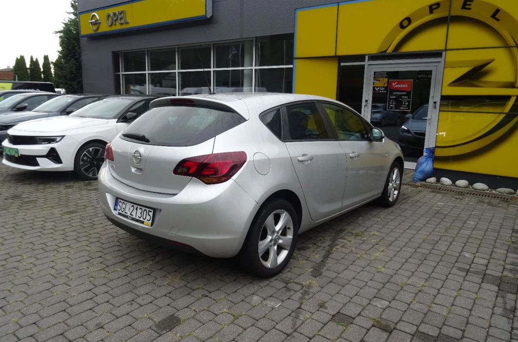 OPEL Astra  1.6 115 KM