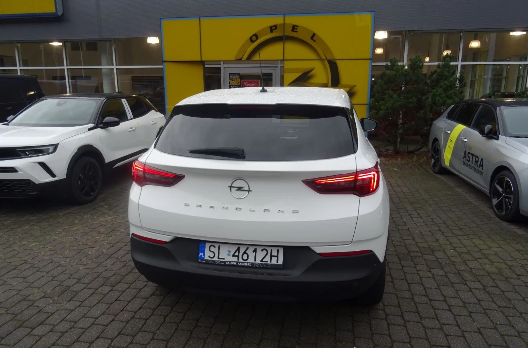 OPEL Grandland 1.2 130 KM 