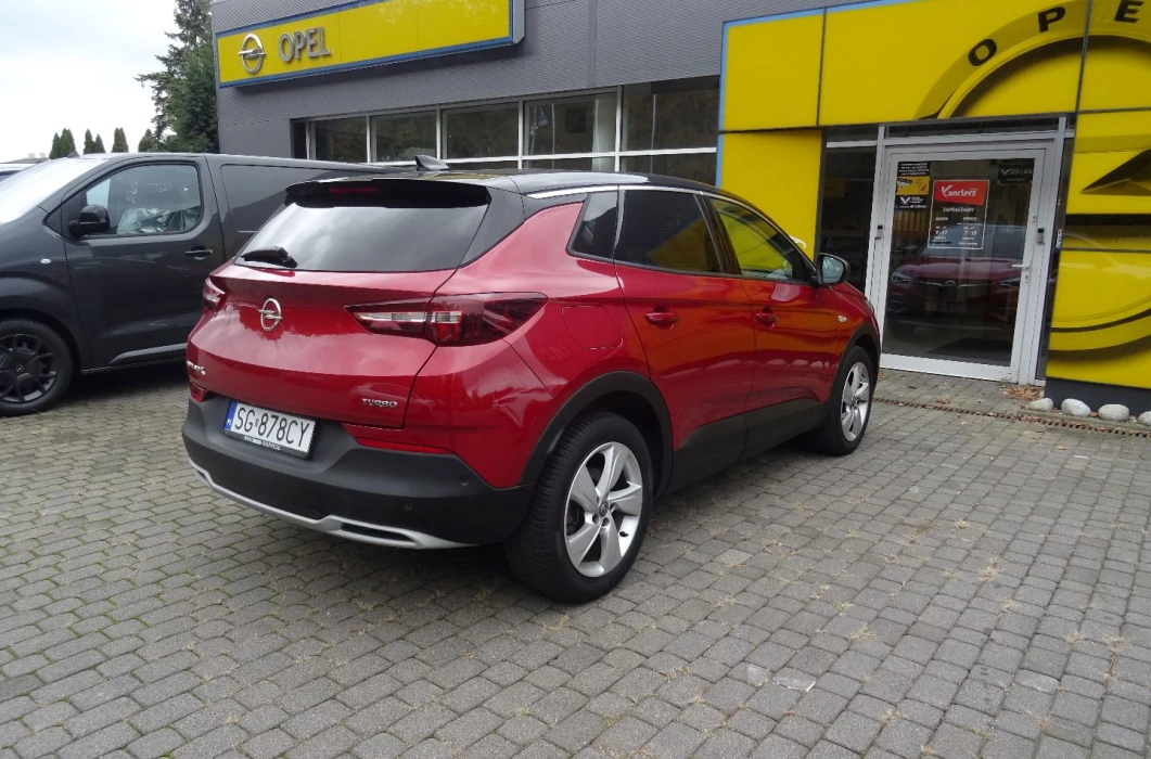 OPEL Grandland 1.6 180 KM