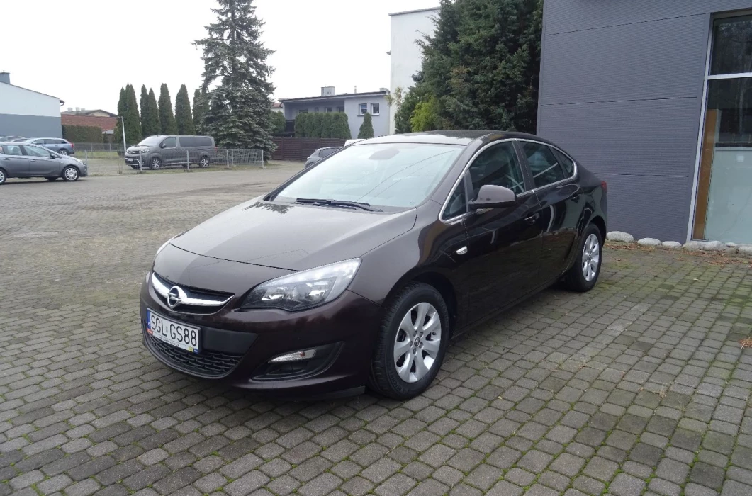 OPEL Astra 1.4 140 KM