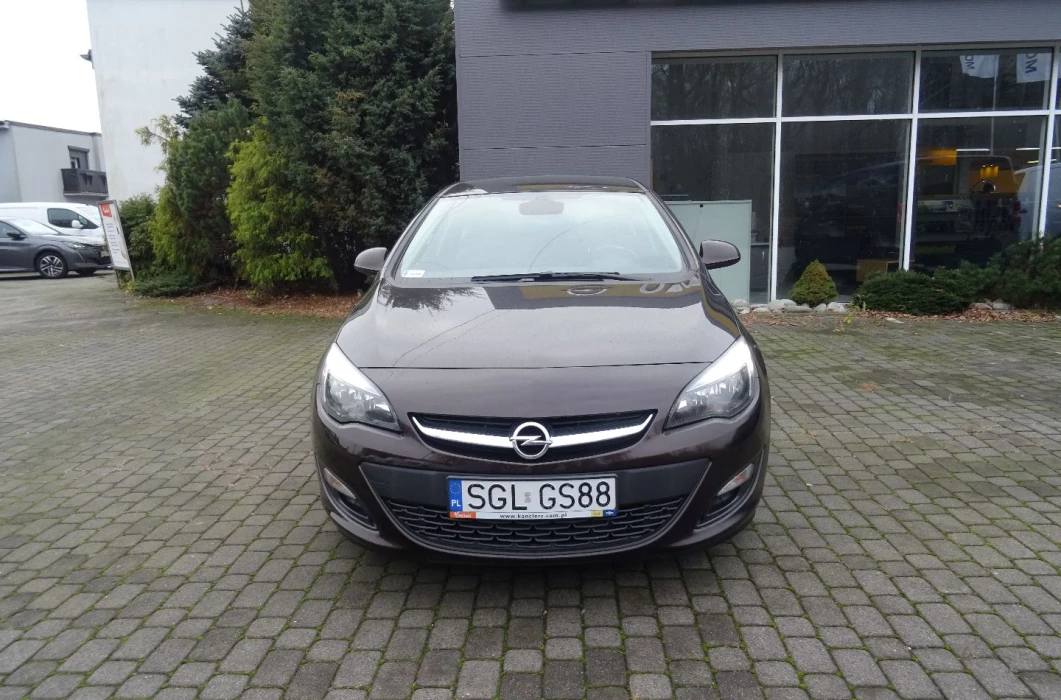 OPEL Astra 1.4 140 KM