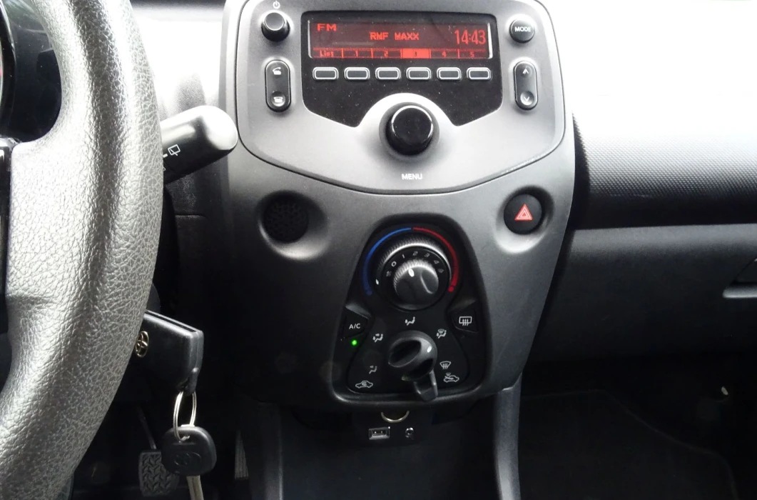 TOYOTA AYGO 1.0 72 KM