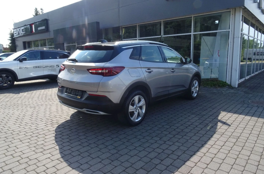 OPEL Grandland 1.2 130 KM 