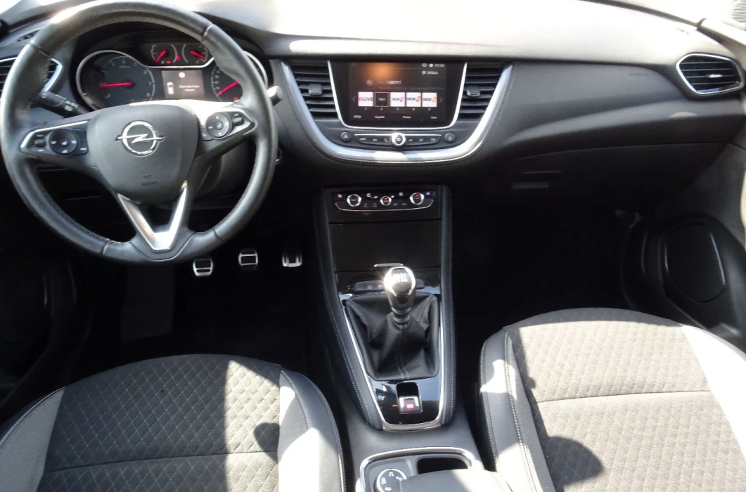 OPEL Grandland 1.2 130 KM 
