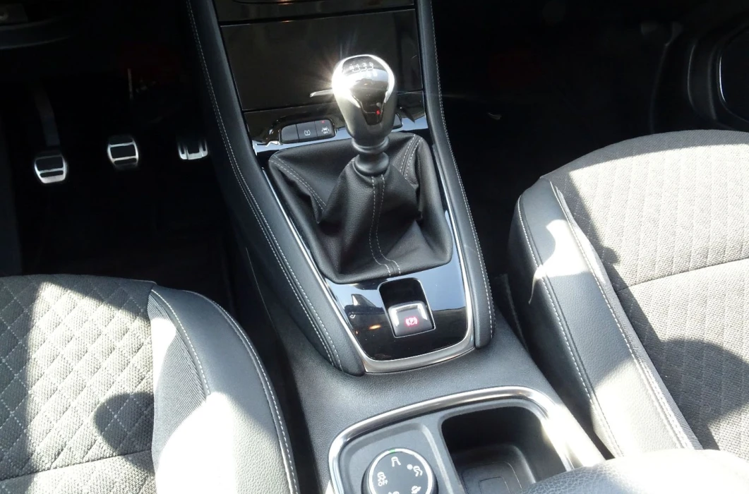 OPEL Grandland 1.2 130 KM 