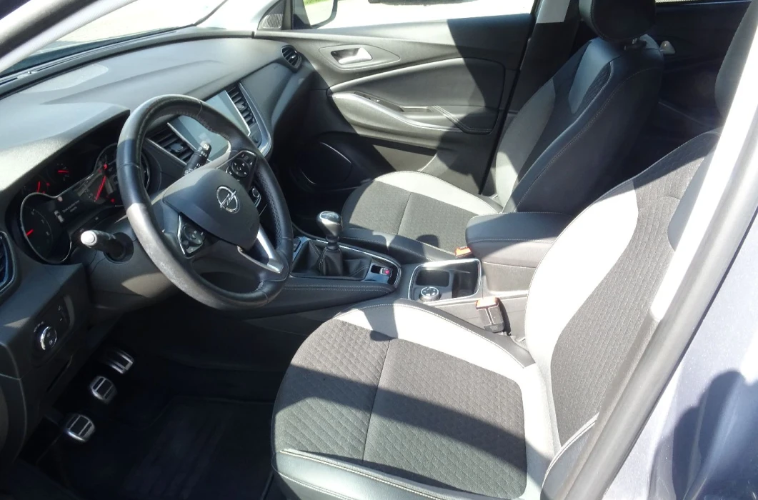 OPEL Grandland 1.2 130 KM 