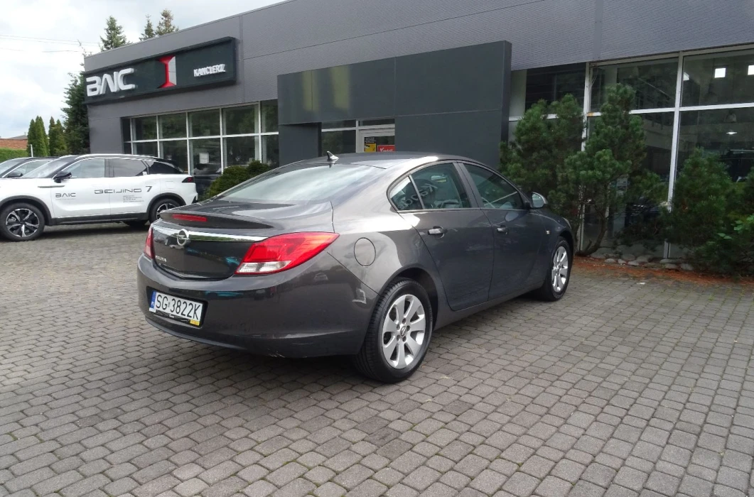 OPEL Insignia 1.8 140 KM