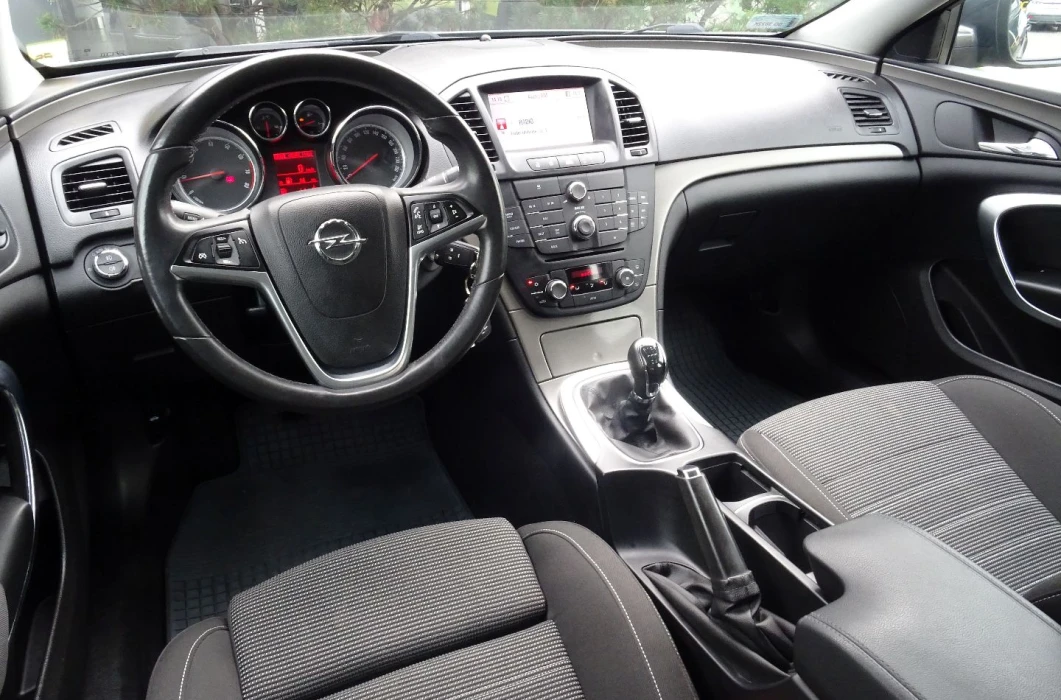 OPEL Insignia 1.8 140 KM