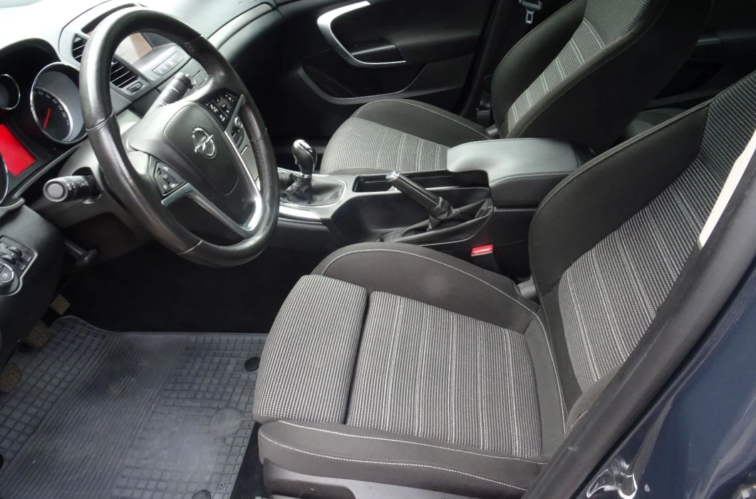 OPEL Insignia 1.8 140 KM