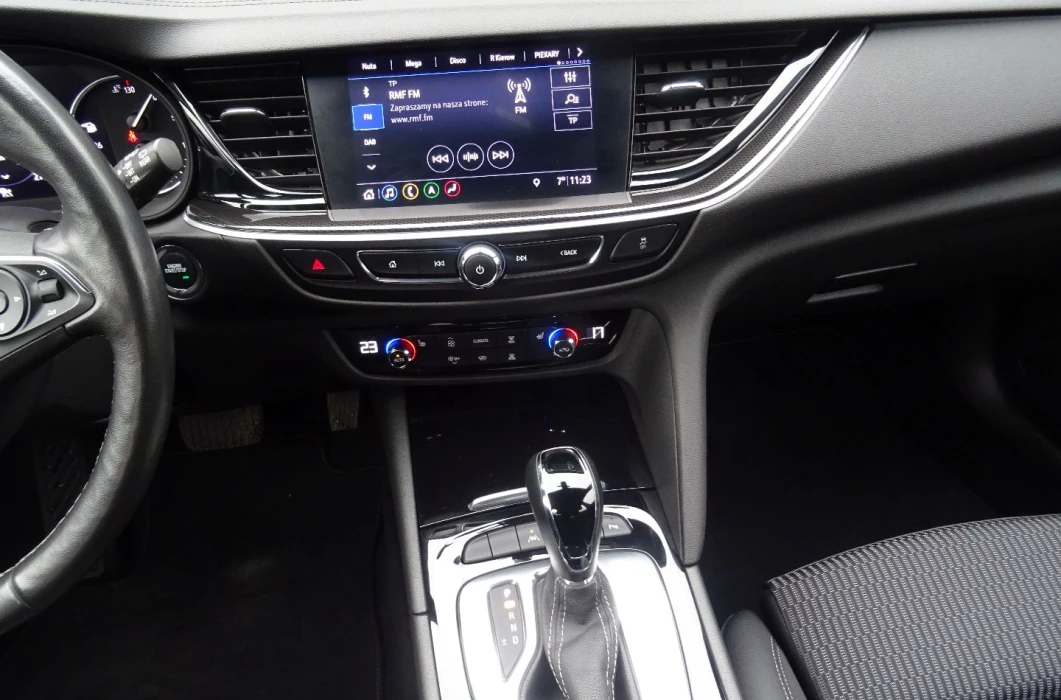 OPEL Insignia 2.0  174 KM