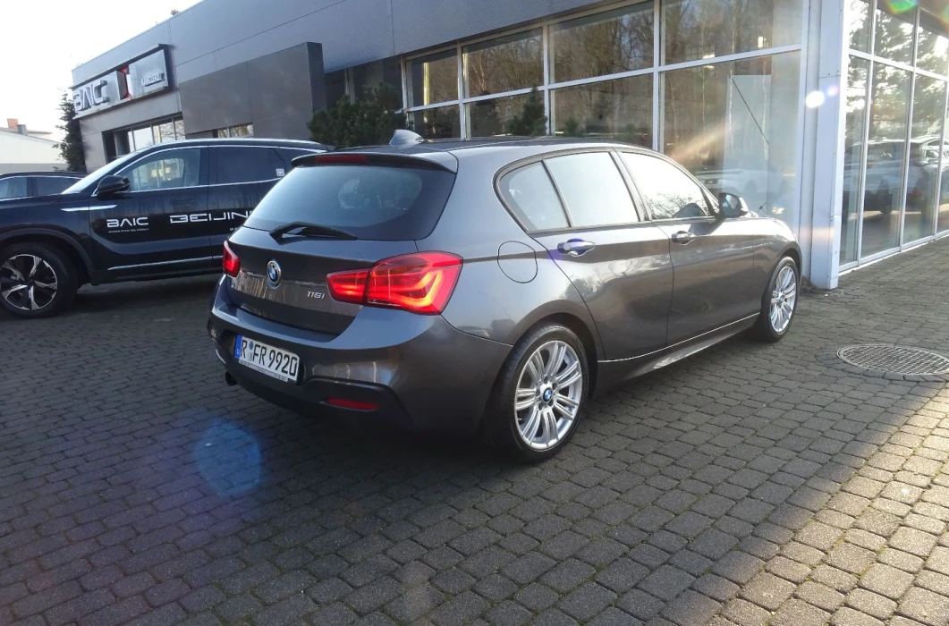 BMW SERIA 1  1.5 109 KM