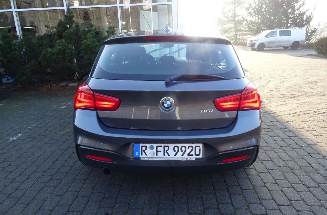 BMW SERIA 1  1.5 109 KM