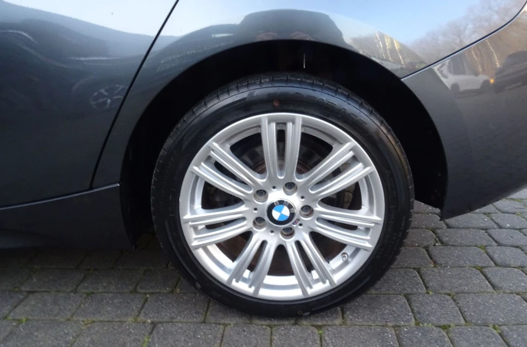 BMW SERIA 1  1.5 109 KM