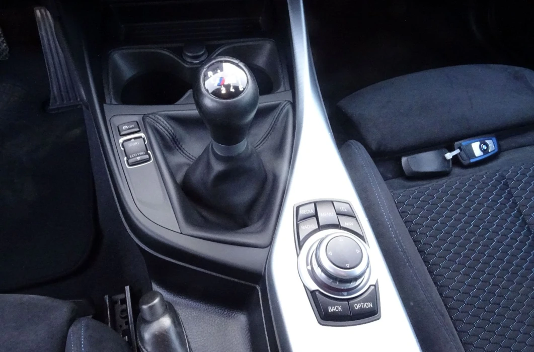 BMW SERIA 1  1.5 109 KM