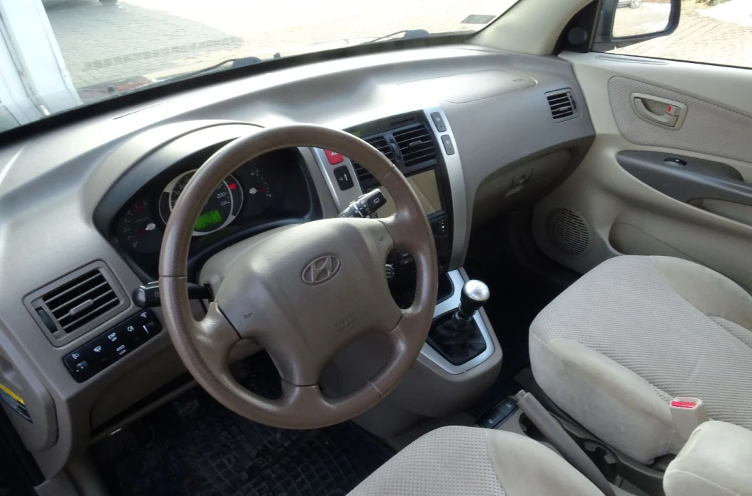 HYUNDAI TUCSON 2.0  150 KM