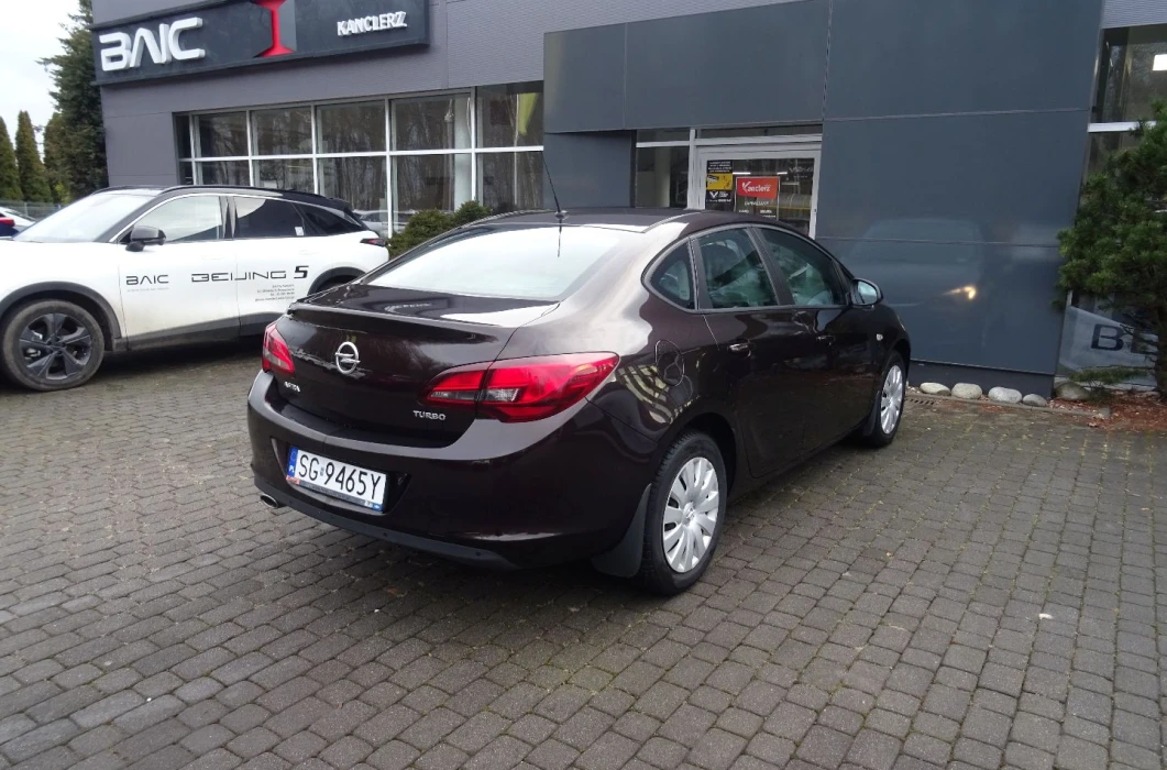 OPEL Astra 1.4 140 KM