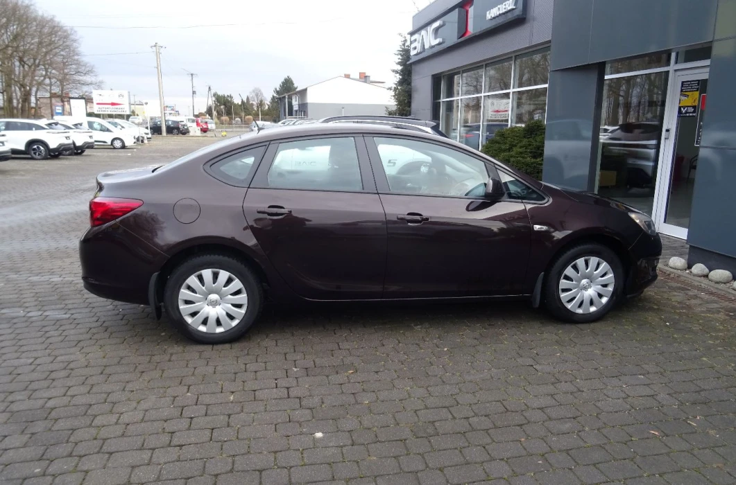 OPEL Astra 1.4 140 KM