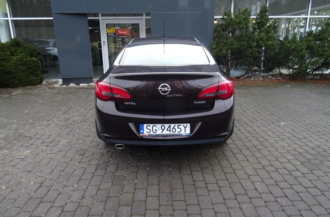 OPEL Astra 1.4 140 KM