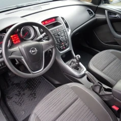 OPEL ASTRA SEDAN 1.4 TURBO