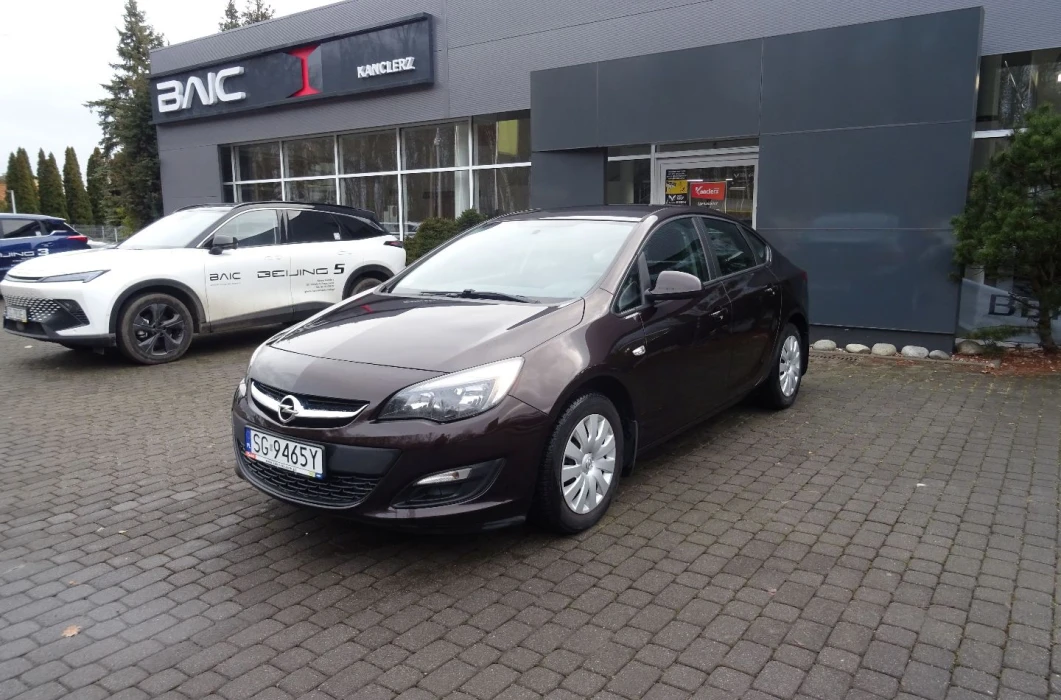 OPEL Astra 1.4 140 KM