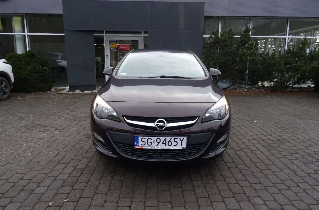 OPEL Astra 1.4 140 KM
