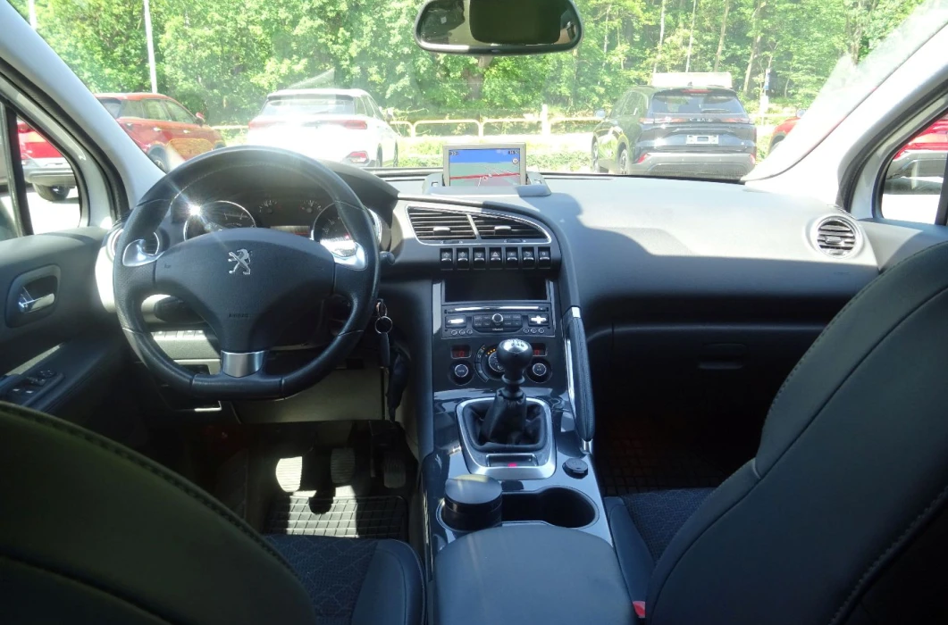 PEUGEOT 3008 1.2 130 KM 