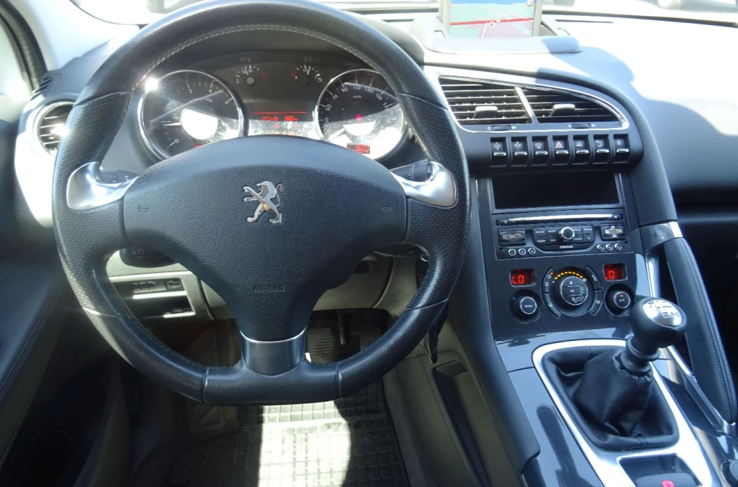 PEUGEOT 3008 1.2 130 KM 